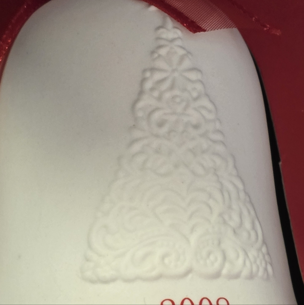 Hallmark Porcelain 2008 Bell - Picture 4 of 4